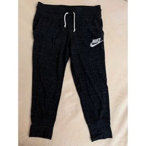 Nike Cropped Sweats